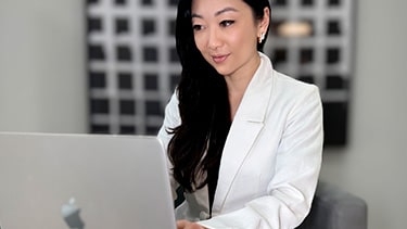 Médica Dermatologista Dra. Karina Okita